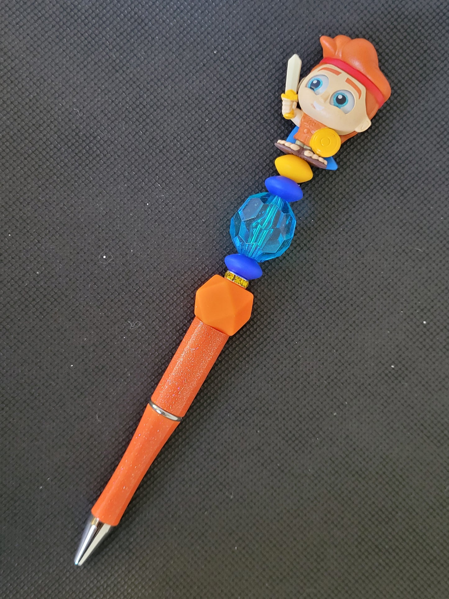Doorables Hercules beaded writing pen