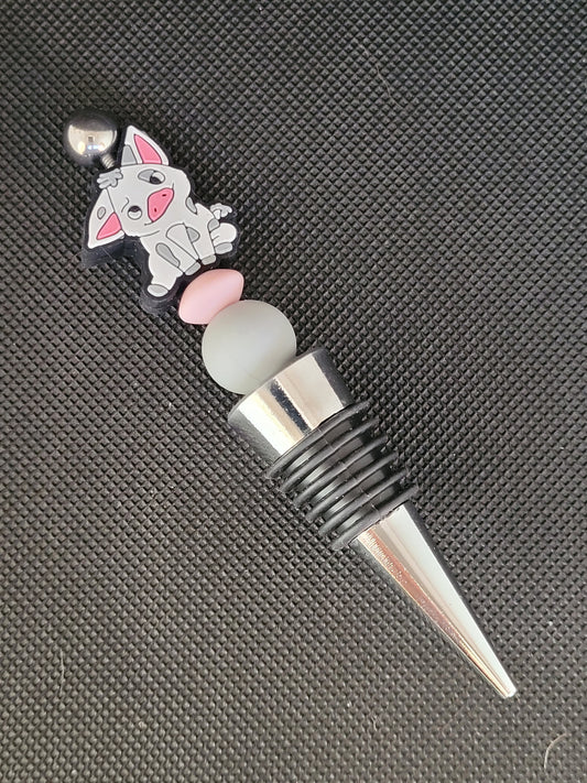 Put the pig beaded wine stopper