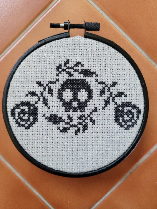 Skull and roses cross stitch