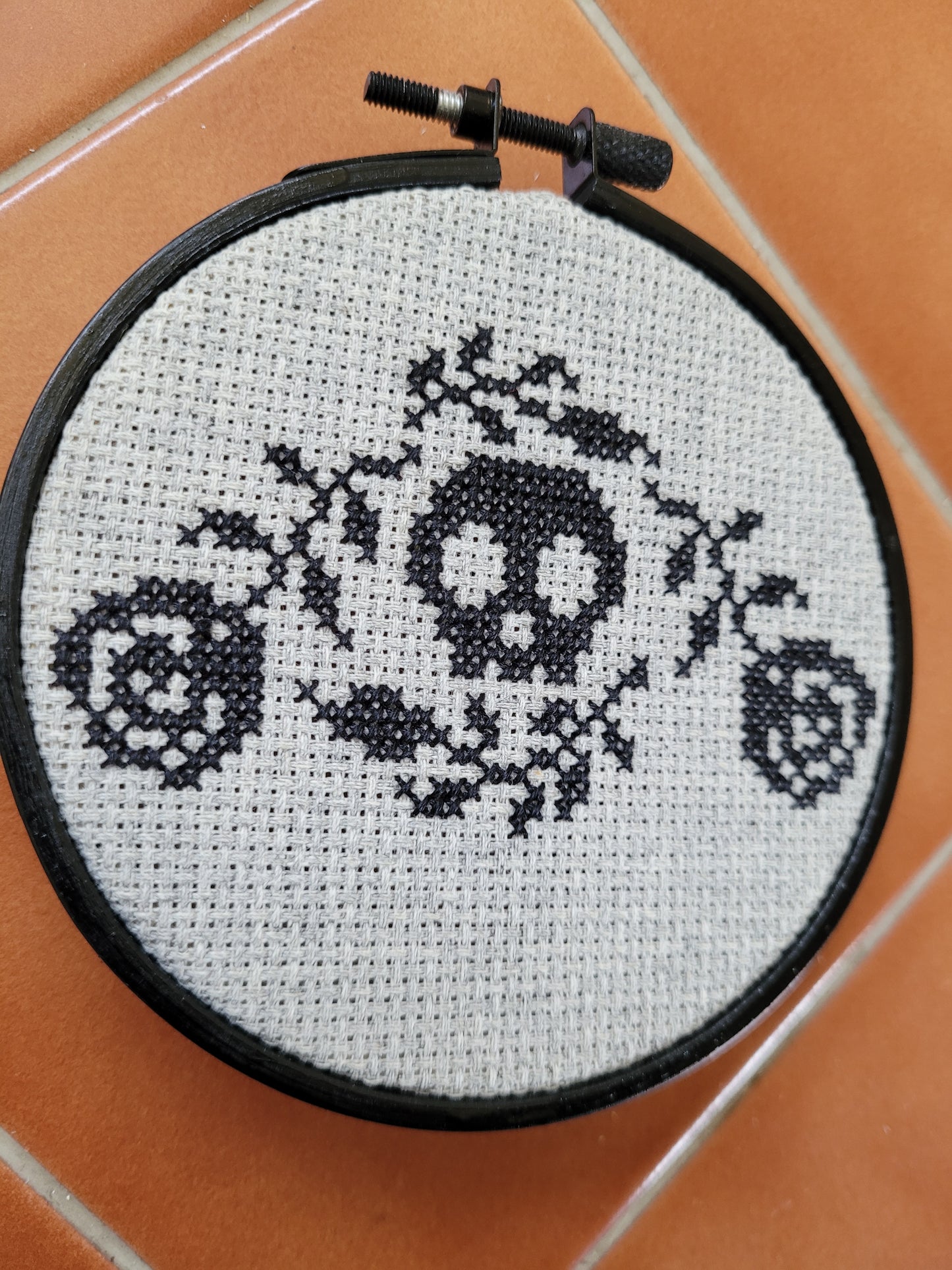 Skull and roses cross stitch